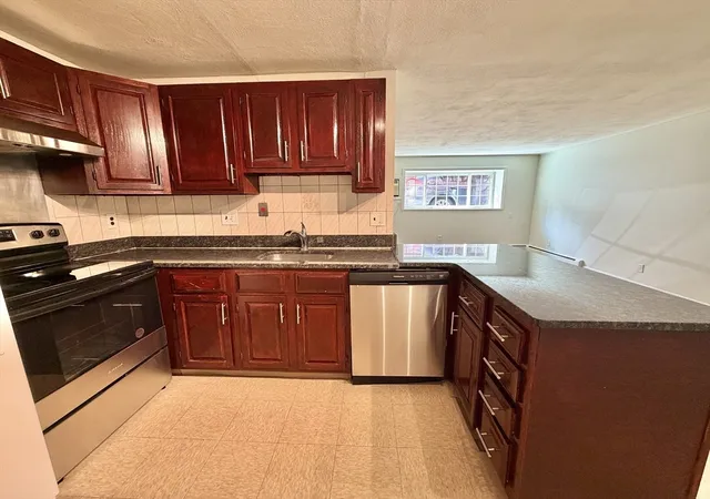 Homes for sale in Everett, MA | 15 Staples Ave #18, Everett, MA 02149 | MLS# 73539788