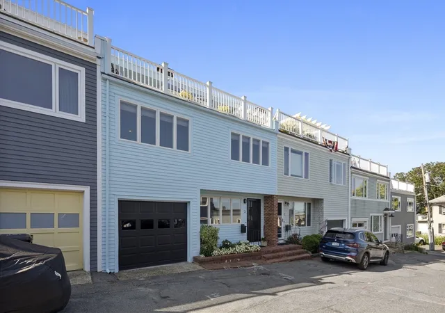 3rd image of 2 Mariners Ln, Marblehead, MA 01945 | MLS# 73567922