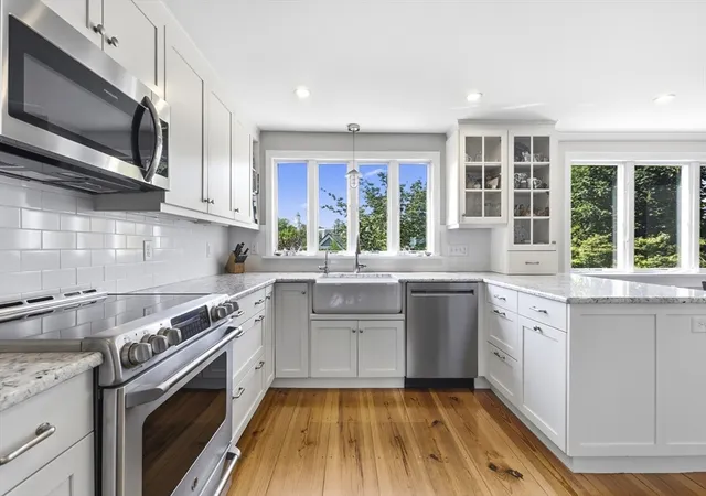 5th image of 2 Mariners Ln, Marblehead, MA 01945 | MLS# 73567922