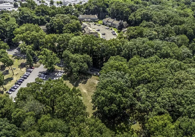 2nd image of 61 Abbey Memorial Dr, Chicopee, MA 01020