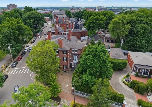 2nd image of 35 Washington Sq, Salem, MA 01970