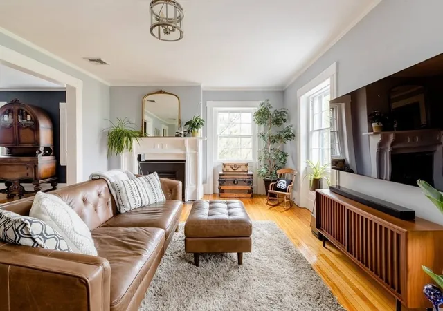 2nd image of 35 Washington Sq #3, Salem, MA 01970 | MLS# 73536871