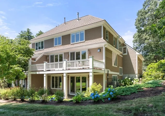 1st image of 11 Eagle Ct, Ipswich, MA 01938 | MLS# 73559444