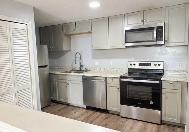 Listing Photo 4 - Condo for sale in building located at 11 Gibbs, Worcester, MA 01607 - Unit #F85