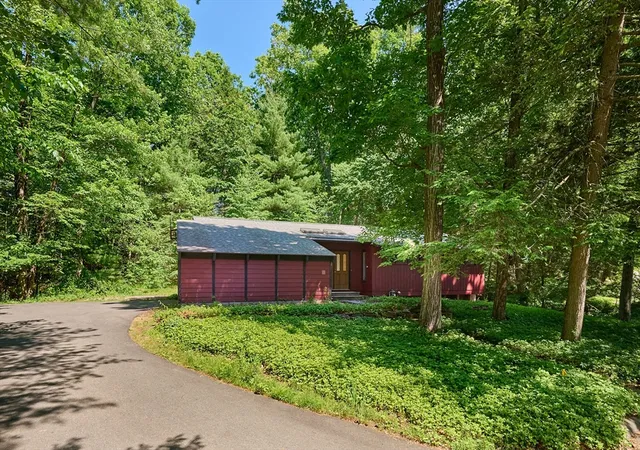 Photo 2 of Single family home for sale at 15 Red Fox Ln, Amherst, MA 01002 | MLS# 73532343 | Listing updated on 2026-08-20