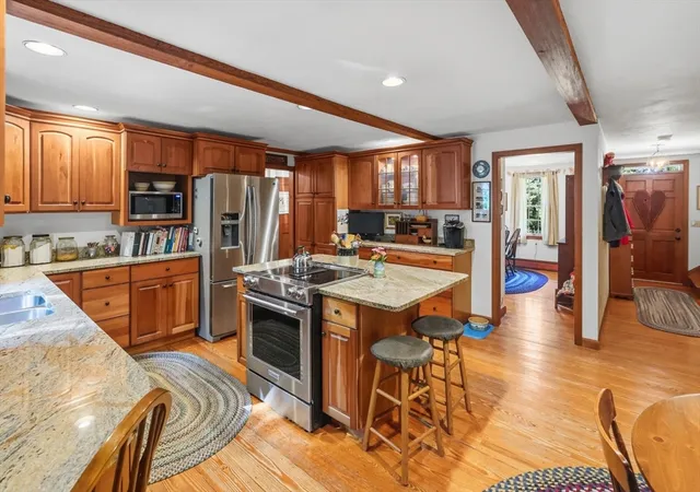 Photo 4 of Single family home for sale at 109 Lee St, West Boylston, MA 01583 | MLS# 73569559 | Listing updated on 2026-09-01