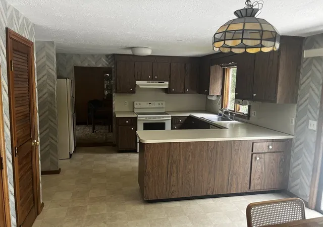 5th image of 12 Tanya Dr, Mansfield, MA 02048 | MLS# 73556454