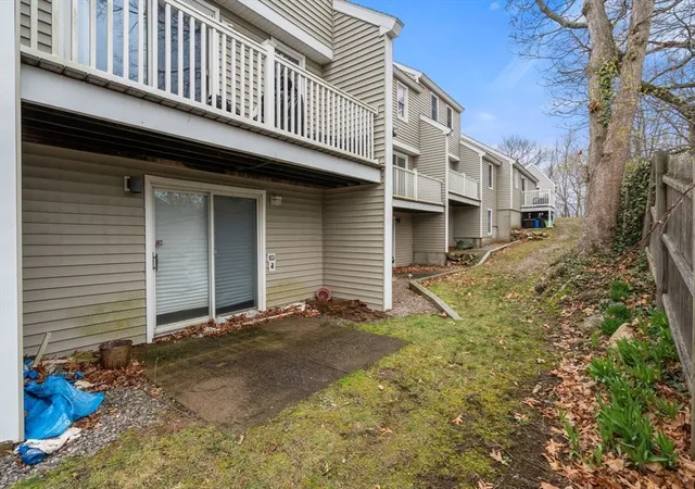 Listing Photo 2 - Condo for sale in building located at 85 Victoria Hts, Boston, MA 02136 - Unit #85