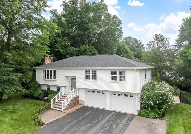 Photo 3 of Sale Pending at 27 Hapgood Way, Shrewsbury, MA 01545 | MLS# 73560690 | Listing updated on 2026-08-26