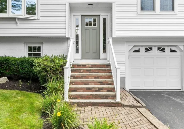 Photo 3 of Sale Pending at 27 Hapgood Way, Shrewsbury, MA 01545 | MLS# 73560690 | Listing updated on 2026-08-26