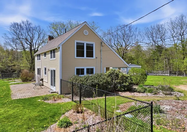Homes for sale in Hubbardston, MA | 9 Adams Rd, Hubbardston, MA 01452 | MLS# 73518446