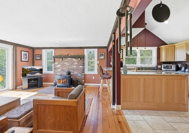 Homes for sale in Hubbardston, MA | 9 Adams Rd, Hubbardston, MA 01452 | MLS# 73518446