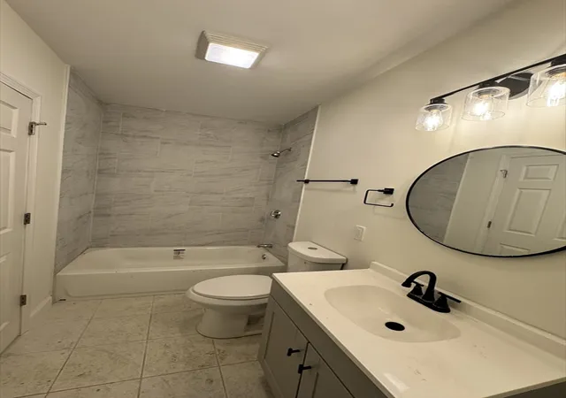 33rd image of 605 Millbury St, Worcester, MA 01607 | MLS# 73517217