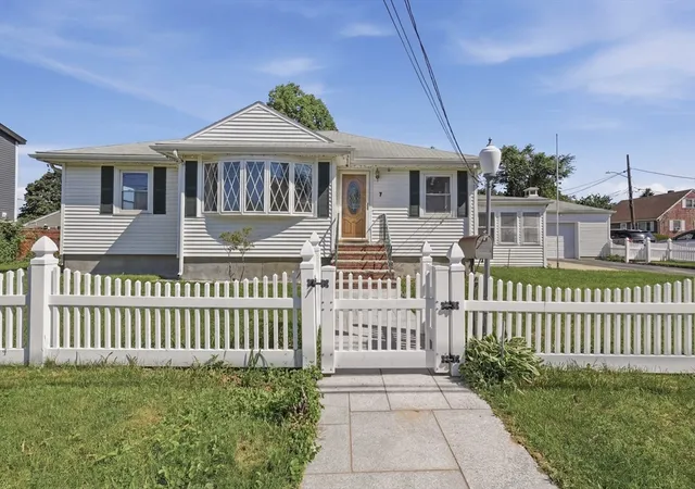 Homes for sale in Woburn, MA | 7 Dewey Avenue, Woburn, MA 01801 | MLS# 73538225