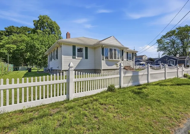 Homes for sale in Woburn, MA | 7 Dewey Avenue, Woburn, MA 01801 | MLS# 73538225