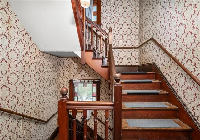 2nd image of 60 Esther St, Worcester, MA 01607 | MLS# 73536745