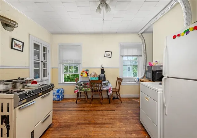4th image of 60 Esther St, Worcester, MA 01607 | MLS# 73536745