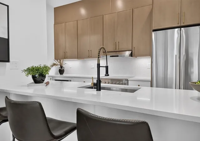 2nd image of 15 Clyde St #D, Somerville, MA 02145 | MLS# 73551504