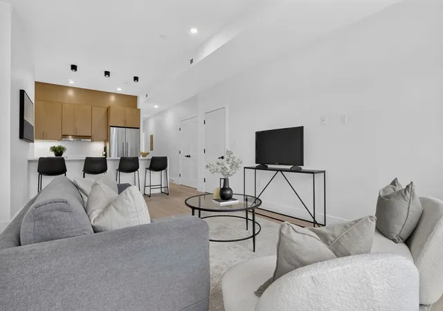 5th image of 15 Clyde St #D, Somerville, MA 02145 | MLS# 73551504