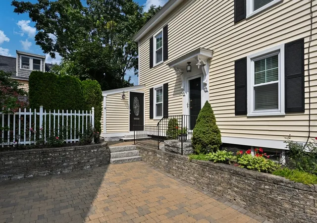 1st image of 4 Olive Street, Newburyport, MA 01950 | MLS# 73517096
