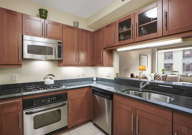 4th image of 1 Charles St S #602, Boston, MA 02116 | MLS# 73480132