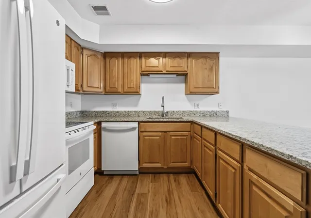 Homes for sale in Amherst, MA | 24 Greenleaves Dr #406, Amherst, MA 01002 | MLS# 73515411