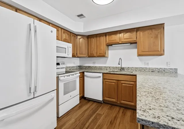 Homes for sale in Amherst, MA | 24 Greenleaves Dr #406, Amherst, MA 01002 | MLS# 73515411