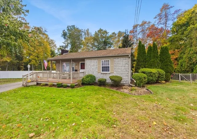 3rd image of 888 Hillcrest Rd, New Bedford, MA 02745 | MLS# 73445367