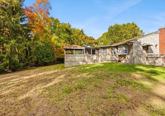 4th image of 888 Hillcrest Rd, New Bedford, MA 02745 | MLS# 73445367