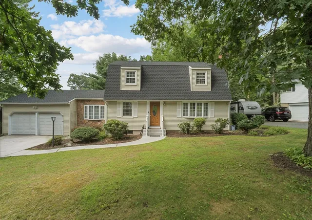 Photo 3 of Single family home for sale at 281 Newton Rd, Springfield, MA 01118 | MLS# 73561454 | Listing updated on 2026-09-25