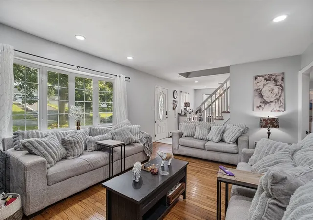 Photo 4 of Single family home for sale at 281 Newton Rd, Springfield, MA 01118 | MLS# 73561454 | Listing updated on 2026-09-25