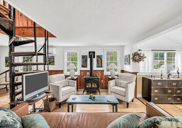 2nd image of 45 Ploughed Neck Rd, East Sandwich, MA 02537 | MLS# 73551626