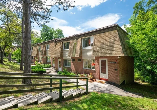 4th image of 650 Robbins Ave #39, Dracut, MA 01826 | MLS# 73540735