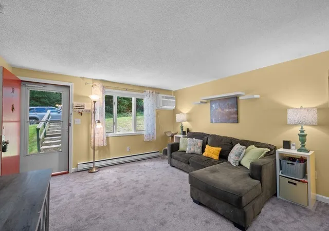 5th image of 650 Robbins Ave #39, Dracut, MA 01826 | MLS# 73540735
