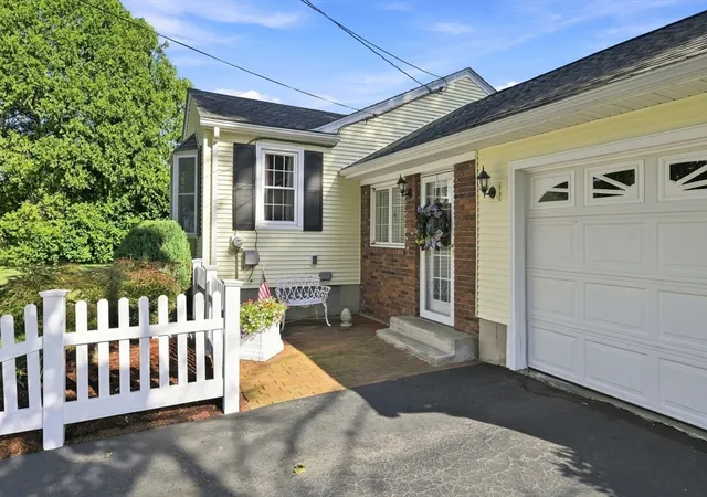 Photo 2 of Single family home for sale at 13 Craigwood Ter, Wilbraham, MA 01095 | MLS# 73568754 | Listing updated on 2026-09-02