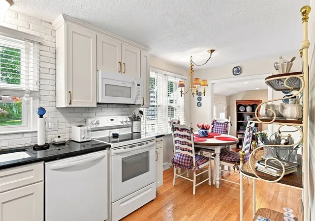 Photo 4 of Single family home for sale at 13 Craigwood Ter, Wilbraham, MA 01095 | MLS# 73568754 | Listing updated on 2026-09-02