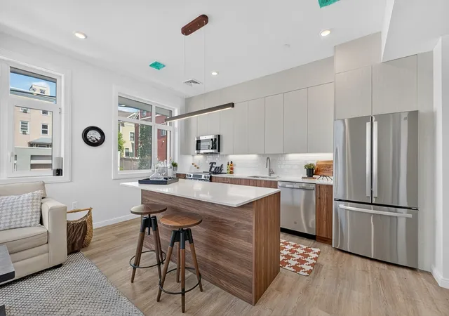 2nd image of 13 Warwick St #102, Somerville, MA 02145 | MLS# 73562120