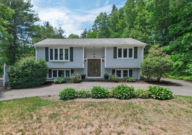 Homes for sale in Carver, MA | 30 Canterbury Dr, Carver, MA 02330 | MLS# 73533012