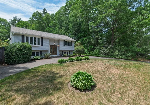 Homes for sale in Carver, MA | 30 Canterbury Dr, Carver, MA 02330 | MLS# 73533012