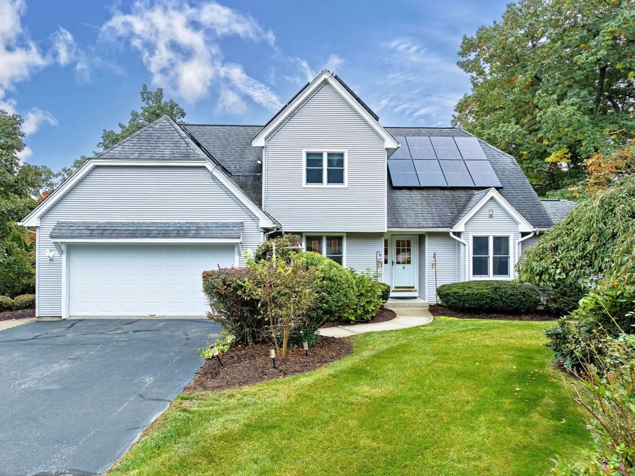 Photo 1 of Single family home for sale at 6 Townview Cir, East Longmeadow, MA 01028 | MLS# 73591695 | Listing updated on 2026-10-20