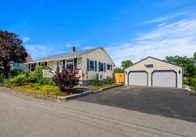 2nd image of 14 Overlook Street, Newburyport, MA 01950 | MLS# 73549801