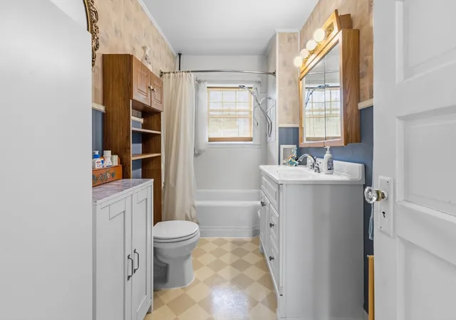 4th image of 56 Hathaway Rd, North Dartmouth, MA 02747 | MLS# 73559985