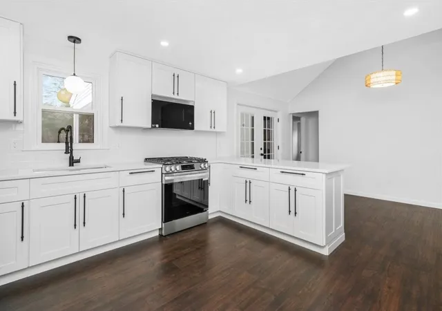 Photo 4 of Sale Pending at 2 Daniel Cir, Plymouth, MA 02360 | MLS# 73502797 | Listing updated on 2026-05-12