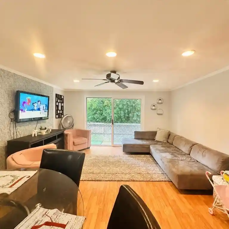 Listing Photo 2 - Condo for sale in 520 High St located at 520 High St, Medford, MA 02155 - Unit 520 High St