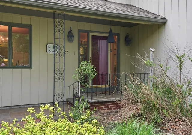 3rd image of 27 Bennett Rd, Rochester, MA 02770 | MLS# 73530430
