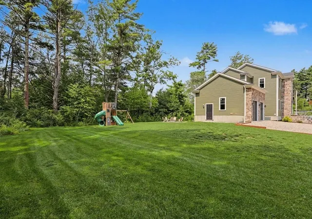 40th image of 19 Katherine St, Acushnet, MA 02743 | MLS# 73565268