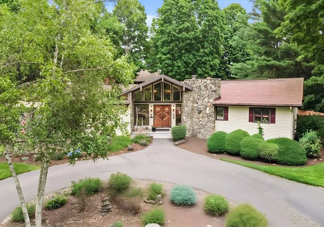 2nd image of 30 Dicsal Ln, Holyoke, MA 01040 | MLS# 73555433