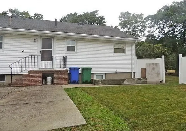 2nd image of 34 Anthony Rd, Newtonville, MA 02460 | MLS# 73560990