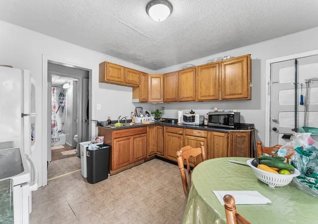 4th image of 13-15 Cass St, Springfield, MA 01104 | MLS# 73556463