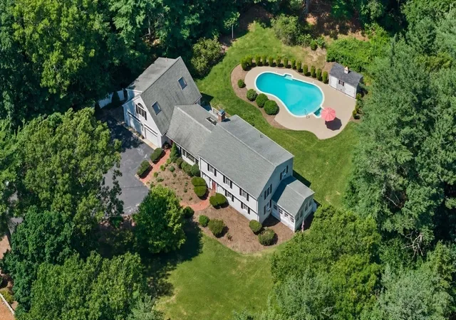 Photo 1 of Sale Pending at 453 Elm St, Duxbury, MA 02332 | MLS# 73550570 | Listing updated on 2026-09-23